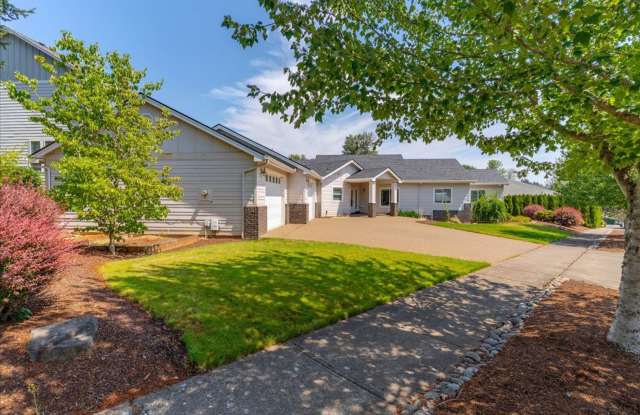 Contemporary West Salem Home Gallery 4