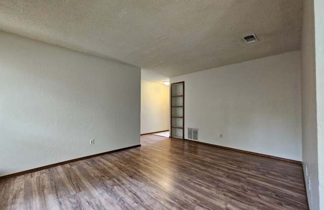 (3) Bed/(2) Bath in West Norman Avail NOW! Gallery 3