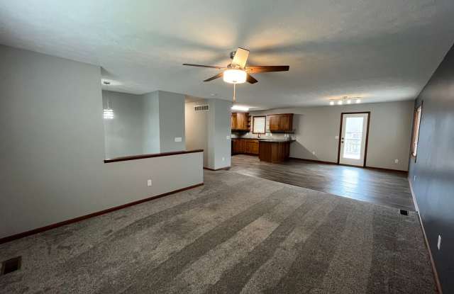 7825 Yankee Woods Dr-4bed/3bath house Gallery 4