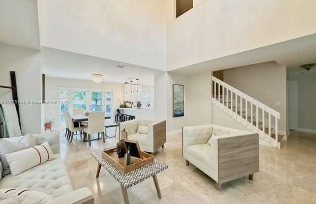 10620 SW 67th St photos photos