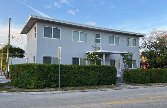 1719 NW 1st St photos photos