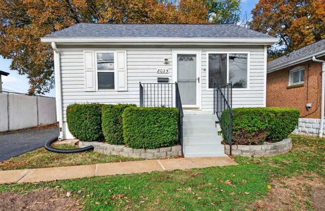 8025 Waddell Avenue photos photos