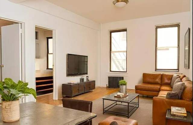 172 East 92nd Street Gallery 1