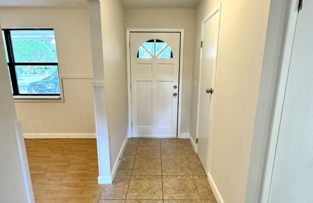 3 Bedroom / 2 Bathroom Palatka Home Gallery 3