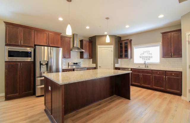 3 Bedroom, 2.5 Bath + an Office Home in Richland Gallery 3
