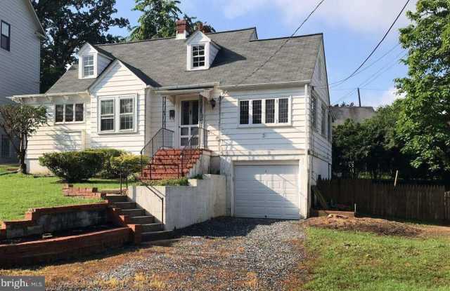 4628 WINDSOR LN - 4628 Windsor Lane, Montgomery County, MD 20814
