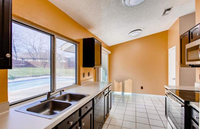 6121 Maurie Court Gallery 2