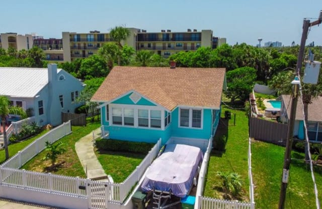 444 Nautilus Ave - 444 Nautilus Avenue, Daytona Beach, FL 32118