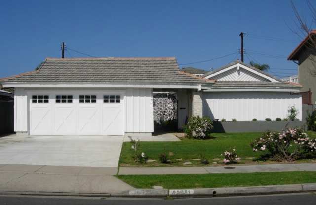 22081 SUSAN Lane - 22081 Susan Lane, Huntington Beach, CA 92646