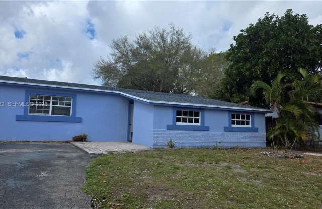 2100 N 62nd Ave photos photos