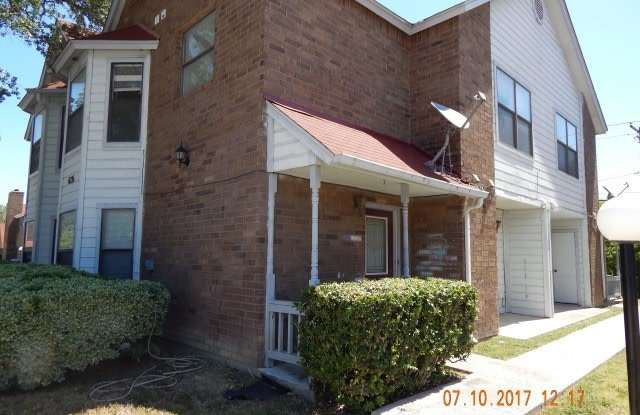 NICE 2 BEDROOM 2.5 BATH photos photos