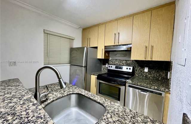 811 NE 14th Pl - 811 Northeast 14th Place, Fort Lauderdale, FL 33304