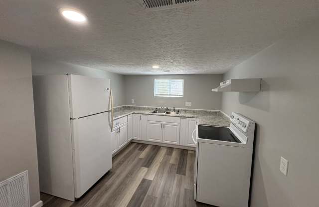 2573 Birk Drive - B Gallery 4