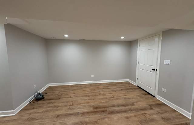 6510 South Saint Lawrence Avenue - GA Gallery 4