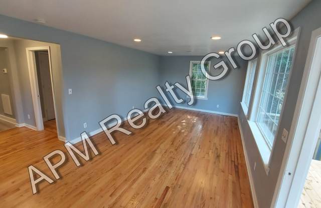 Two bedroom duplex off Bluff Road photos photos