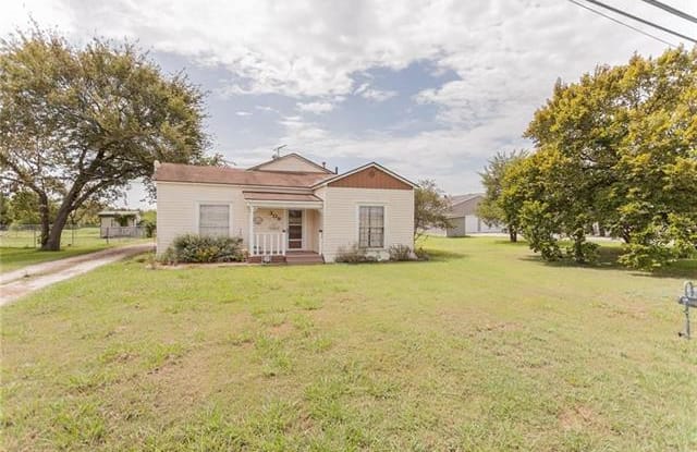 309 W Jefferson Street - 309 West Jefferson Street, Palmer, TX 75152