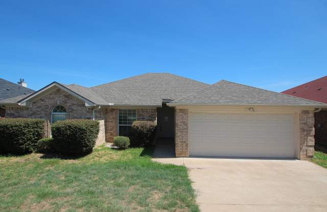 Beautifully updated 3 bedroom 2 bath home in Tyler! photos photos