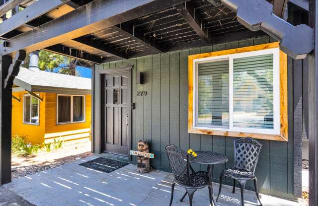 COZY BIG BEAR FURNISHED CABIN Gallery 4