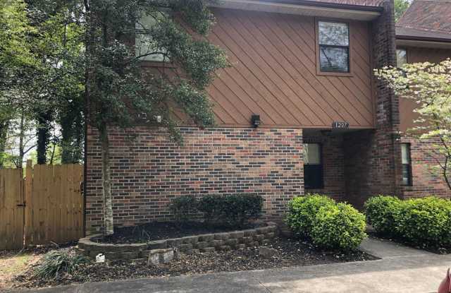 Large 2 bedroom townhome in East Knoxville! photos photos