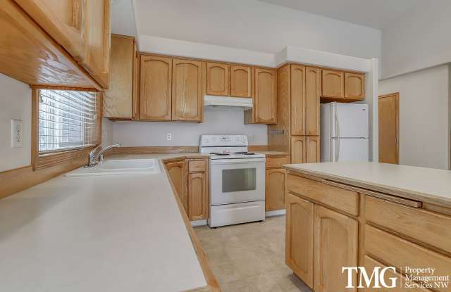 Charming Battle Ground Ranch-Style Home - 1410 Northwest 10th Street, Battle Ground, WA 98604