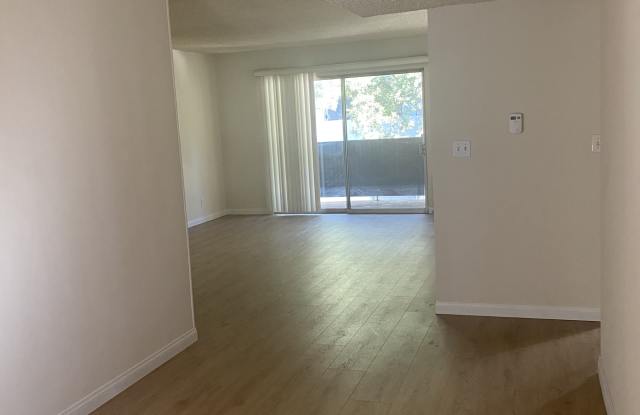 401 East Live Oak Street - 27 Gallery 2