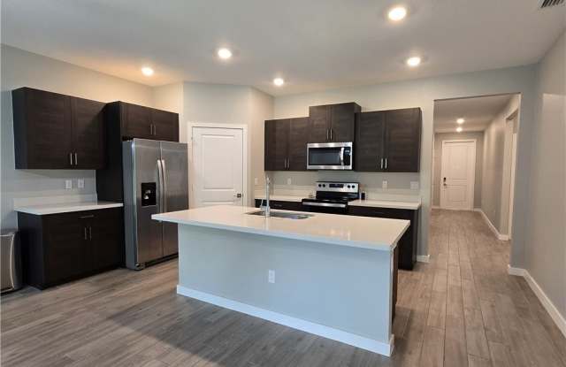 1404 NE White Pine Terrace Gallery 1