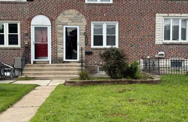 3 Bed / 1.5 Bath Updated Townhome photos photos