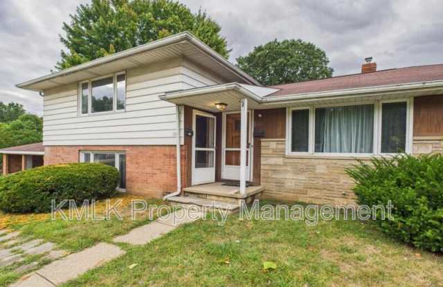 1107 38th St NW - 1107 38th Street Northwest, Canton, OH 44709