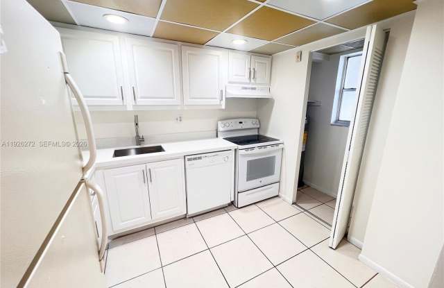 7801 S Colony Cir S - 7801 South Colony Circle, Tamarac, FL 33321 7801 S Colony Cir S - 7801 South Colony Circle, Tamarac, FL 33321