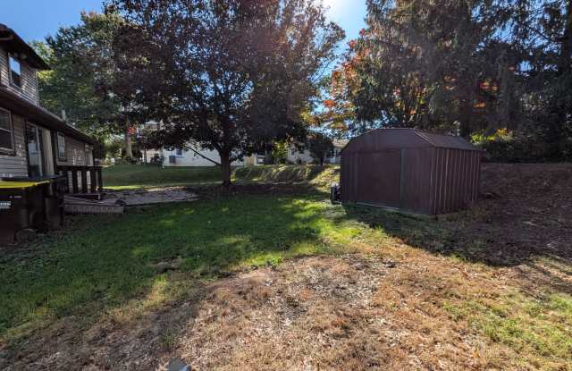 4 Bed 2 Bath Home in North Coventry Gallery 4