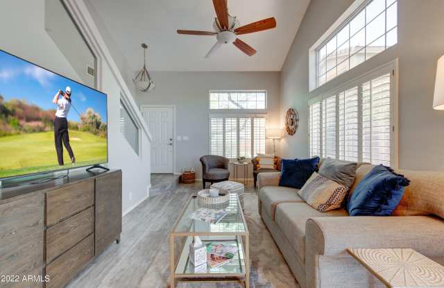15550 N Frank Lloyd Wright Boulevard Gallery 4