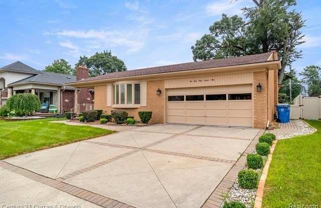 21979 HICKORYWOOD Drive - 21979 Hickory Wood Drive, Dearborn Heights, MI 48127