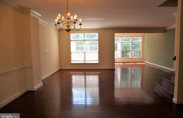18404 OXFORDSHIRE TERRACE Gallery 2