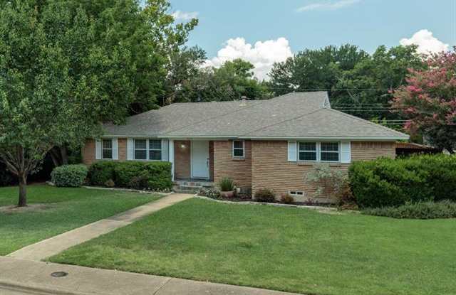 8319 Londonderry Lane Gallery 3