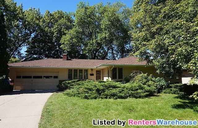 2442 Gettysburg Avenue South photos photos