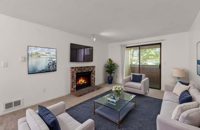 New carpet and paint! Top floor, 2drm, 2 full bath, open floor plan, pool, water, sewer, garbage included in rent photos photos