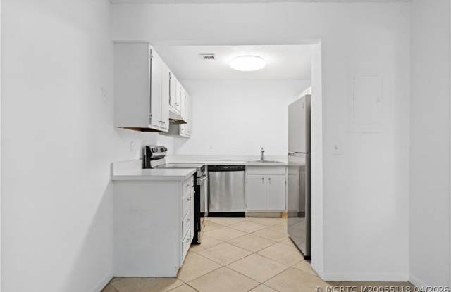 2118 SE Edler Drive Gallery 3
