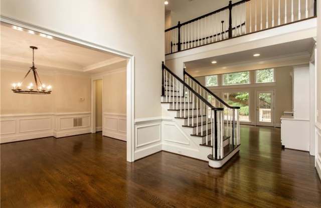 950 Post Oak Close Gallery 4