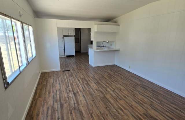 503 El Rio CT- Blue one photos photos