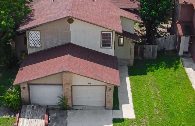 1128 Royal Crest Drive Gallery 3