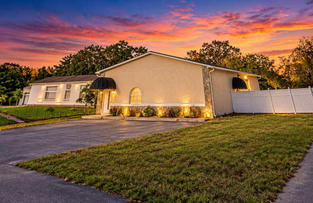 18837 Old Shady Hills Rd Gallery 1