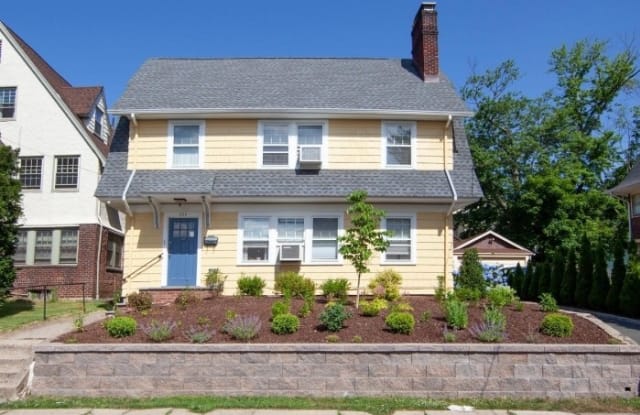 200 Valley Rd - 200 Valley Rd, Essex County, NJ 07042