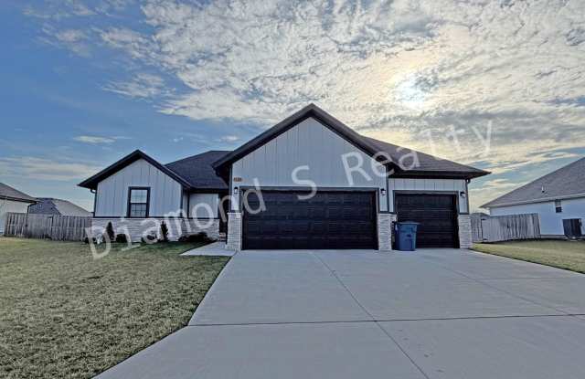 **Gorgeous 4-Bedroom Home in Olde World Estates Subdivision** photos photos