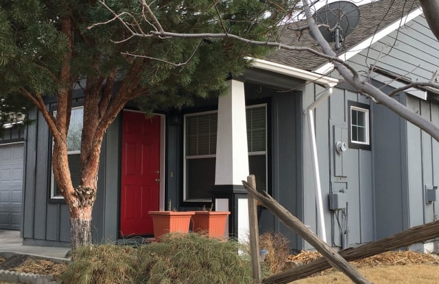 3152 SW Juniper Ave - 3152 Southwest Juniper Avenue, Redmond, OR 97756