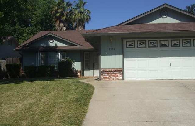 4 BED 2 BATH HOME IN THE RAVENWOOD SUBDIVISION photos photos