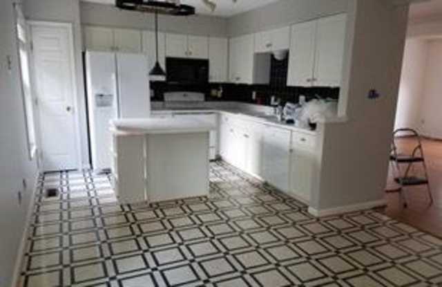 7454 GADSBY SQUARE Gallery 2
