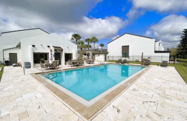 Welcome to Aqua Gardens in Port Charlotte! Gallery 1