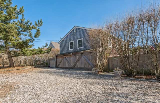 33 Hoppin Avenue photos photos