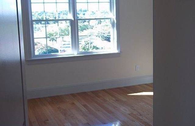 32 Locust St. Gallery 3