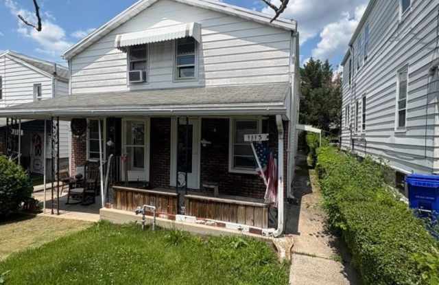 1113 ELM Street Gallery 1